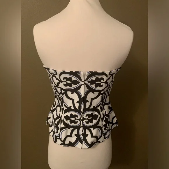 White House Black Market Top - Picture 2 of 4